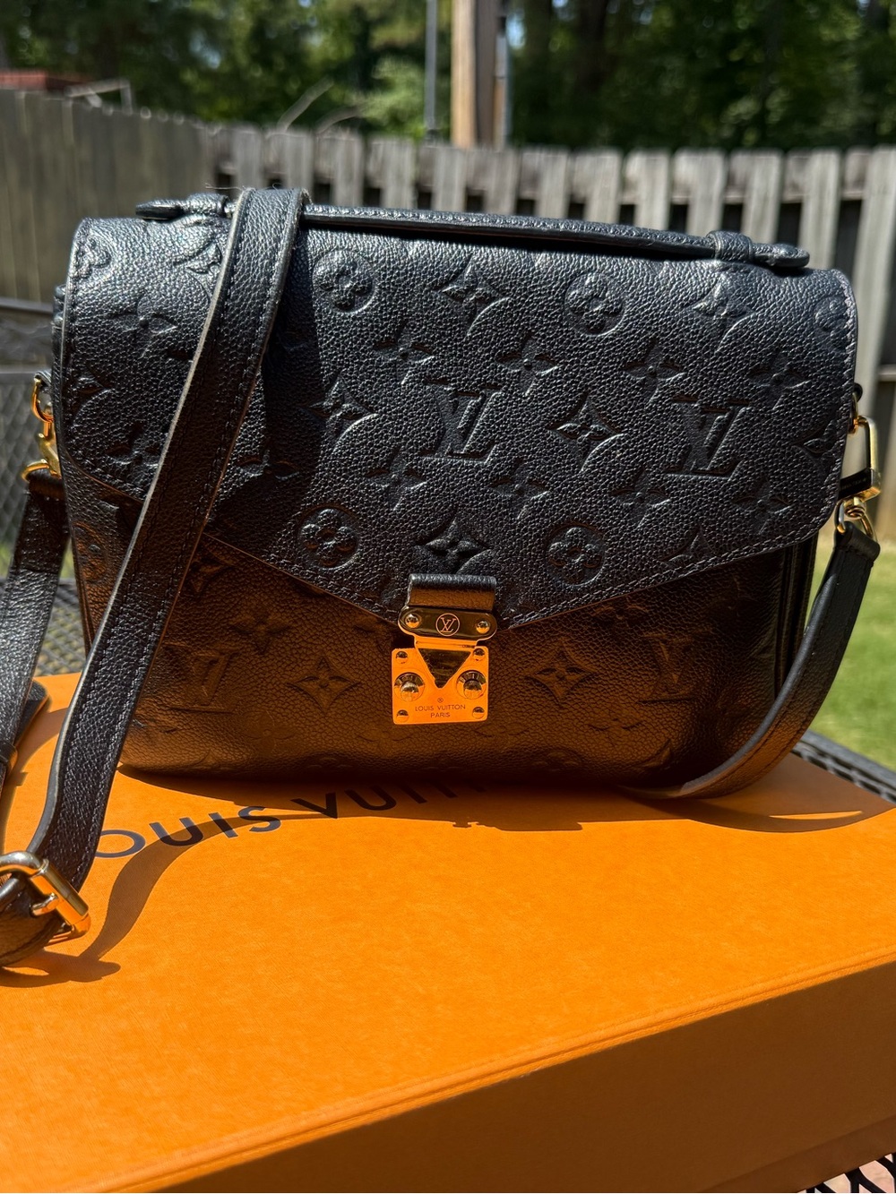 Louis Vuitton Black Monogram Empreinte Leather Pochette Metis Style Shoulder Bag - Picture 2 of 9